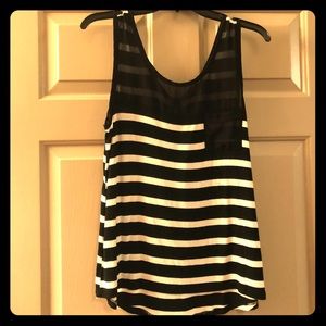 💟 Black and white tank